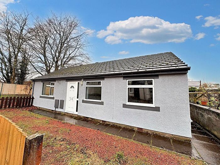 3 Bedroom Detached Bungalow To Rent In The Grove, Brampton, CA8