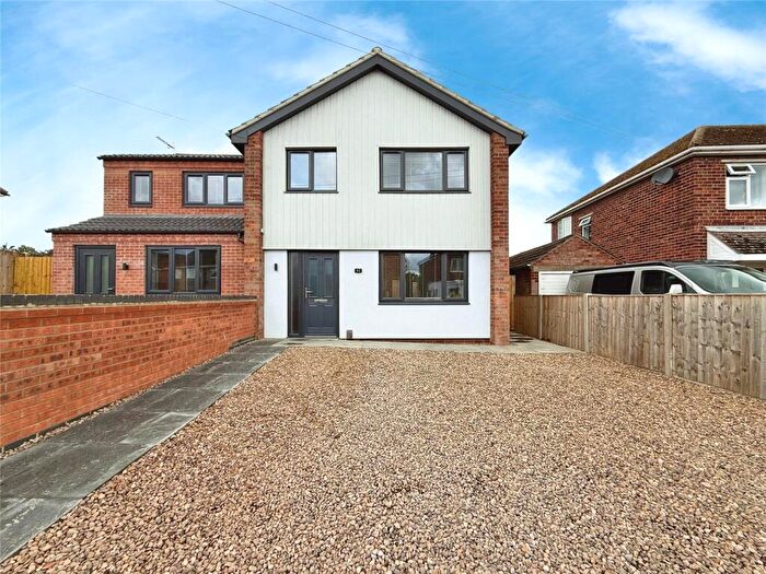 3 Bedroom Semi-Detached House To Rent In Beverley Grove, North Hykeham, Lincoln, Lincolnshire, LN6