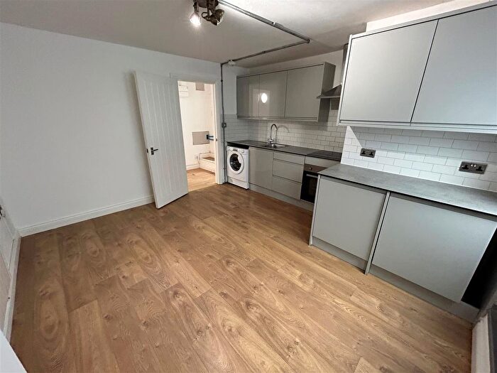 2 Bedroom Flat To Rent In Western Road, Brighton, BN1