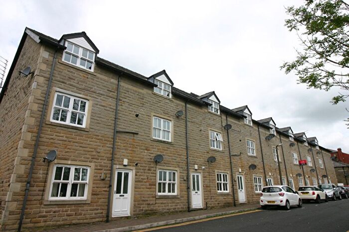 3 Bedroom Flat To Rent In St. Johns Court, Ramsbottom, BL0