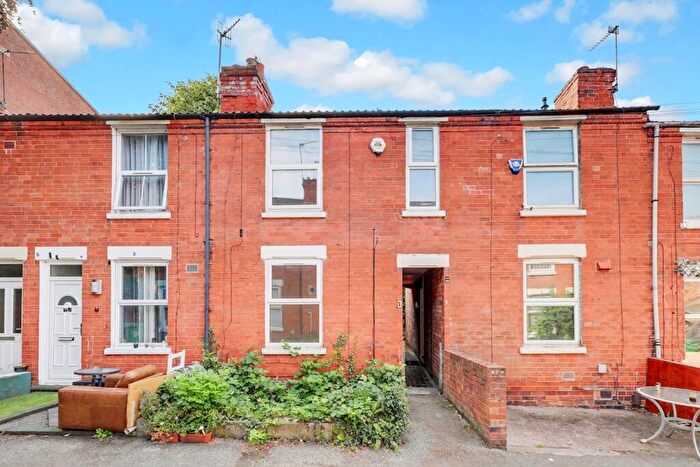 3 Bedroom Terraced House For Sale In Ivy Grove, Nottingham, NG7