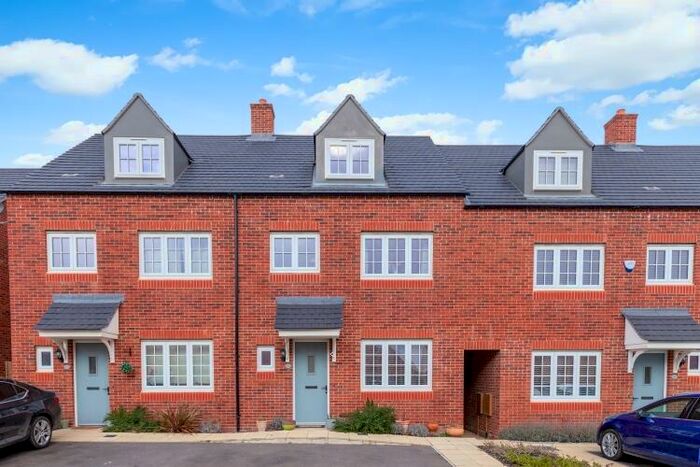 4 Bedroom Terraced House To Rent In Bidwell Road, Banbury, OX16