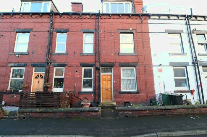 3 Bedroom Terraced House To Rent In Highthorne View, Armley, Leeds, LS12