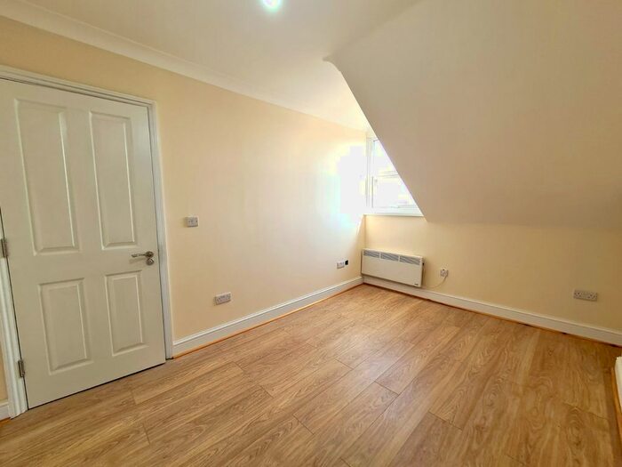 1 Bedroom Flat To Rent In High Road, London, N15