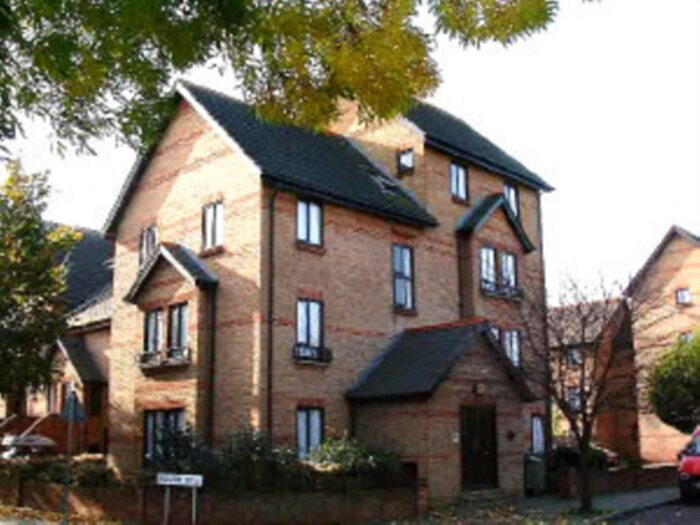 2 Bedroom Flat To Rent In Hallywell Crescent, Beckton, E6