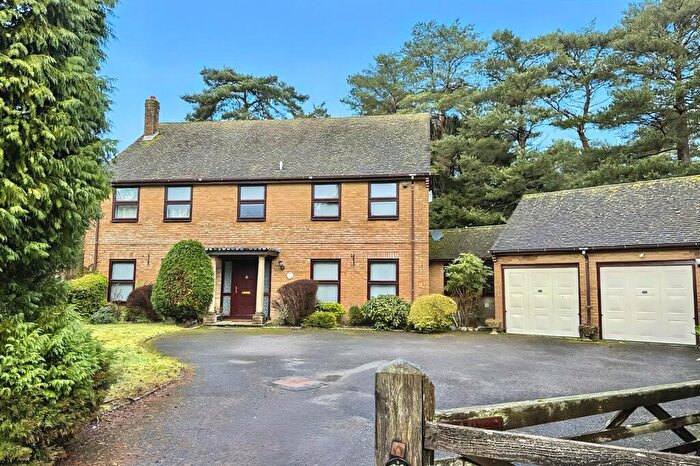 4 Bedroom Detached House For Sale In Davids Lane, Ringwood, BH24