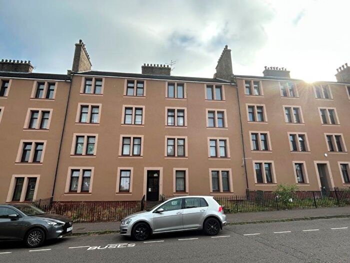 1 Bedroom Flat To Rent In Fairbairn Street, Dundee, DD3