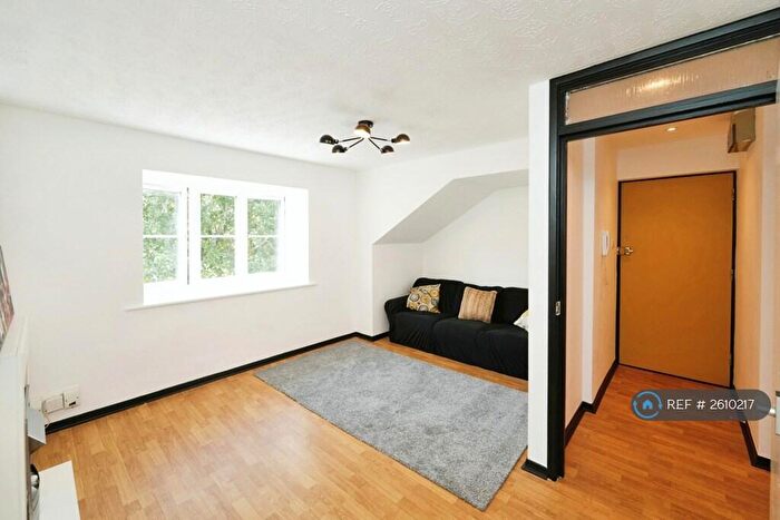 2 Bedroom Flat To Rent In Bradley Stoke, Bristol, BS32