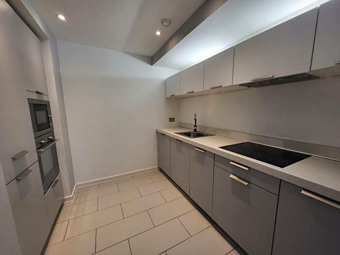 2 Bedroom Apartment To Rent In Apt . :: Ice Plant, M4