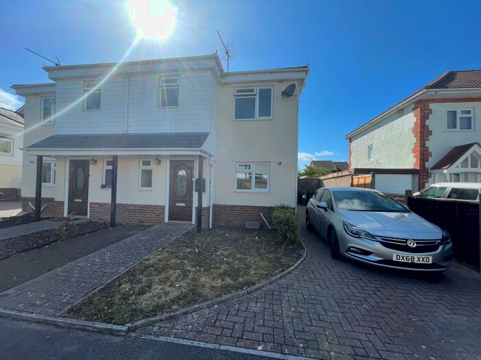 3 Bedroom House To Rent In Carter Close, Bournemouth, BH10