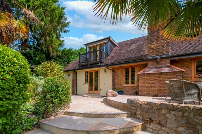 3 Bedroom Link Detached House To Rent In Raglan Road, Reigate, RH2