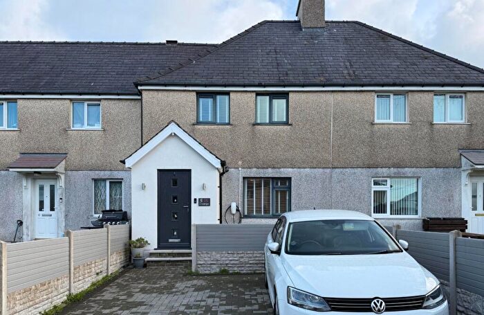 3 Bedroom Semi-Detached House For Sale In Cremlyn, Bethel, Caernarfon, Gwynedd, LL55