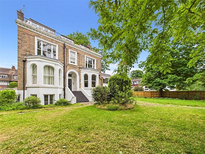 1 Bedroom Flat To Rent In Cambridge Park, East Twickenham, TW1