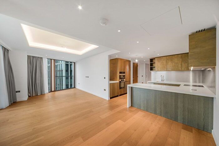 3 Bedroom Flat To Rent In Carnation Way, London, SW8