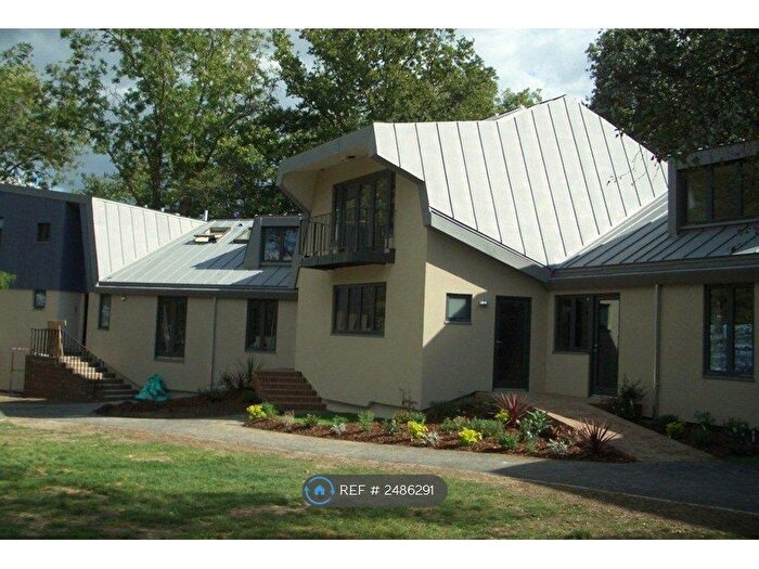 1 Bedroom Flat To Rent In Tobias Place, East Grinstead, RH19