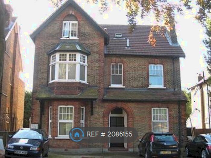 2 Bedroom Flat To Rent In Hawes Road, Bromley, BR1