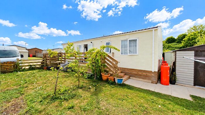 2 Bedroom Park Home For Sale In Edelweiss, Tallington, Peterborough, PE9