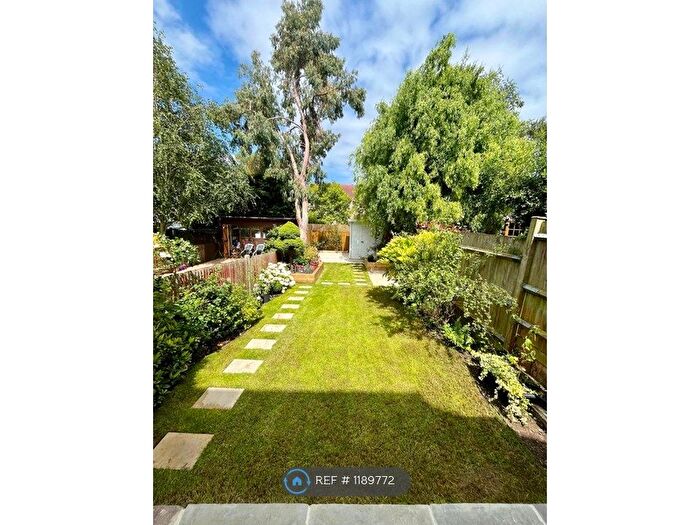 3 Bedroom Semi-Detached House To Rent In Cobden Road, Orpington, BR6