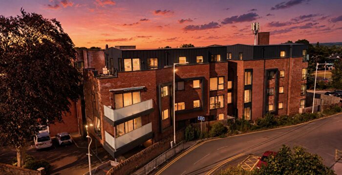 2 Bedroom Apartment For Sale In Mount Avenue, Heswall, Wirral, CH60