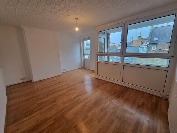 3 Bedroom Maisonette To Rent In Adderley Street, London, E14