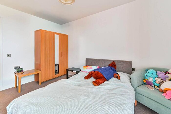 1 Bedroom Flat To Rent In Park Village East, Camden, Camden, London, NW1