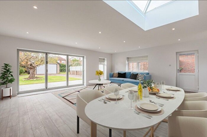 4 Bedroom Detached House To Rent In Green Lane, Chertsey, KT16