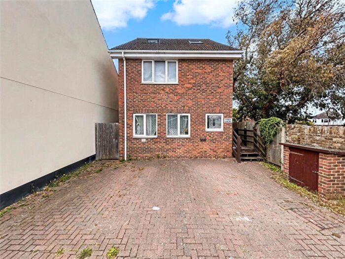 2 Bedroom Flat For Sale In Station Road, Rainham, Gillingham, Kent, ME8