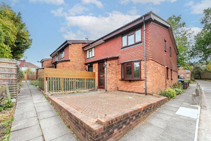 1 Bedroom End Of Terrace House For Sale In Conifer Gardens, Sutton, SM1