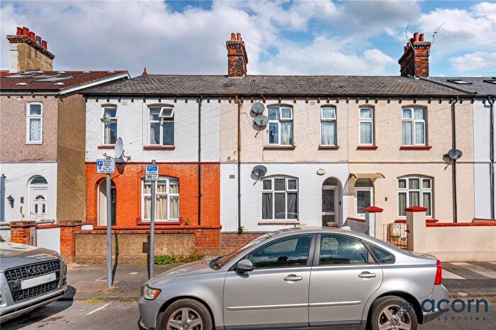 2 Bedroom Apartment For Sale In Cecil Road, Colindale, London, NW9