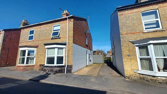 2 Bedroom Semi Detached House For Sale In Gladstone Street, Bourne, Lincolnshire, PE10