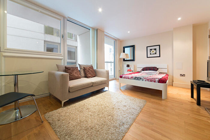 Apartment To Rent In Millharbour, London, E14