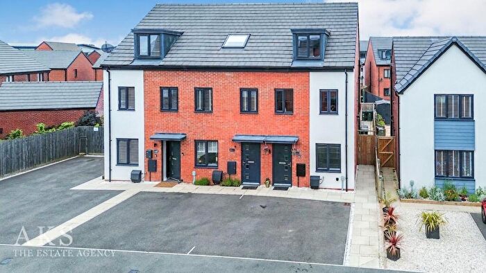 3 Bedroom End Of Terrace House For Sale In Stowe Lane, Hilton, DE65