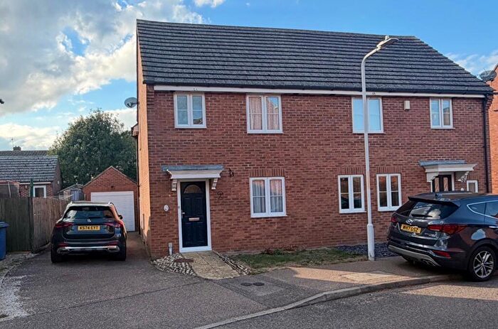 3 Bedroom Semi-Detached House For Sale In Maylam Gardens, Sittingbourne, ME10