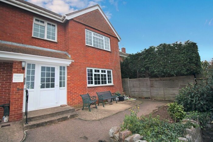 2 Bedroom Flat To Rent In Topsham Road, Exeter, EX2