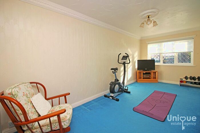 5 Bedroom Detached House For Sale In Trinity Gardens, Thornton-Cleveleys, FY5