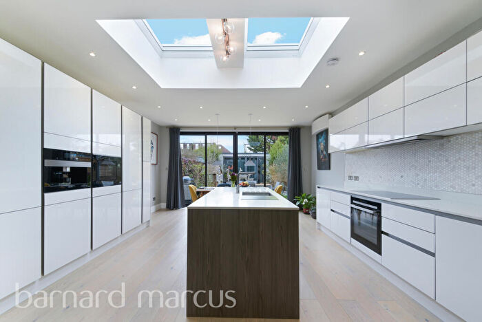 3 Bedroom Semi-Detached House To Rent In Barrington Road, Sutton, SM3