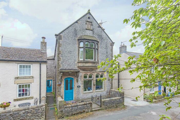 5 Bedroom Detached House For Sale In Litton, Derbyshire, SK17