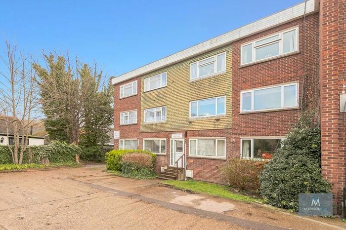 2 Bedroom Flat To Rent In Lower Road, Loughton, IG10