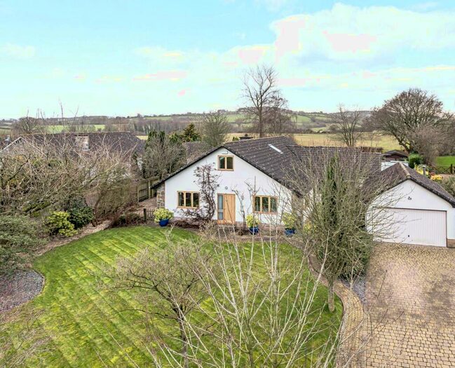 4 Bedroom Bungalow For Sale In Cullompton, Devon, EX15