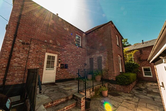 2 Bedroom Terraced House To Rent In Andover Road, Newbury, RG14