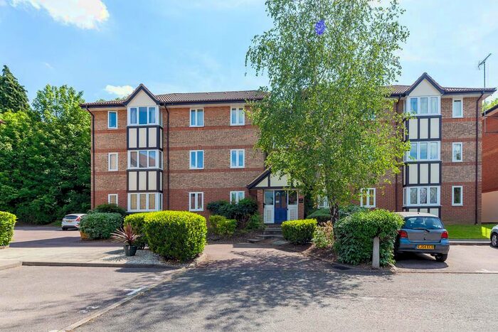 2 Bedroom Apartment To Rent In Fallow Rise, Caxton Road, Hertford, SG13