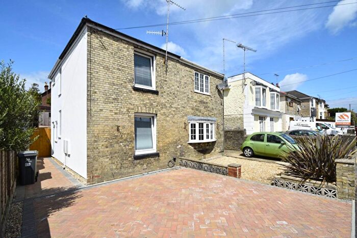 3 Bedroom Semi-Detached House To Rent In Monkton Street, Ryde, PO33