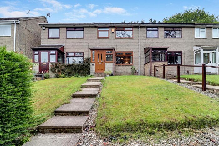 3 Bedroom Terraced House To Rent In Slant Gate, Linthwaite, Huddersfield, West Yorkshire, HD7