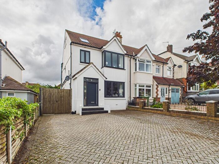 4 Bedroom Semi-Detached House For Sale In Aberdare Avenue, Drayton, Portsmouth, PO6