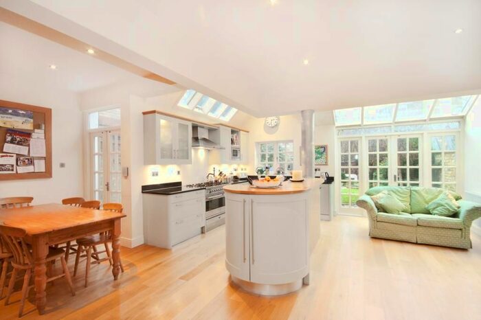 5 Bedroom Semi-Detached House To Rent In Landford Road, London SW15