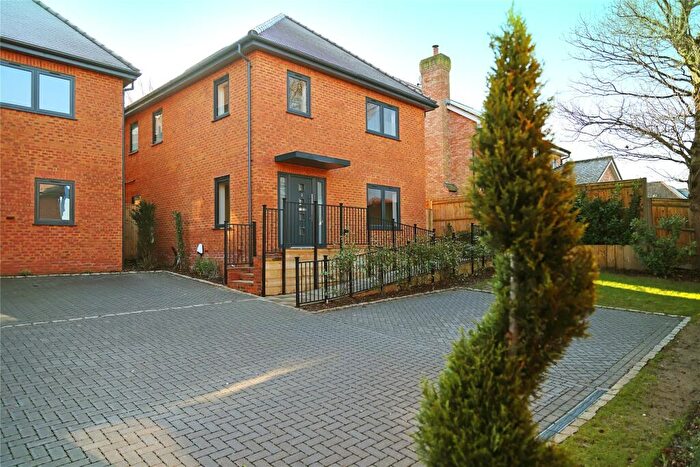 4 Bedroom Detached House For Sale In Leatherhead Road, Great Bookham, Leatherhead, Surrey, KT23