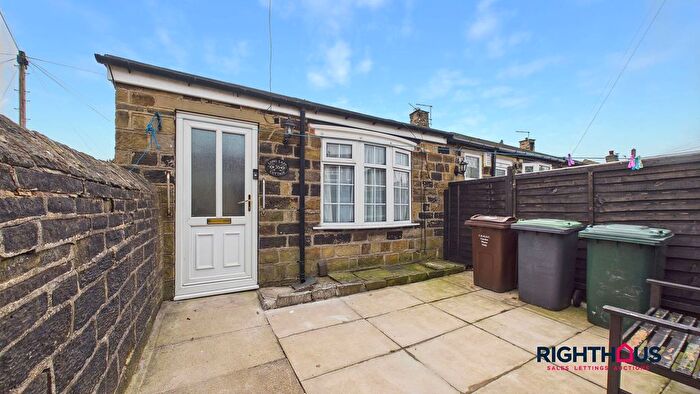 1 Bedroom Terraced Bungalow To Rent In Pot House Road, Bradford, BD6