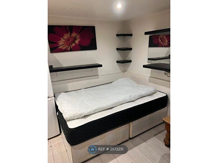 1 Bedroom Flat To Rent In Green Lanes, London, N16