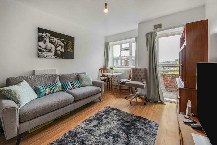 1 Bedroom Flat For Sale In Strasburg Road, London, SW11
