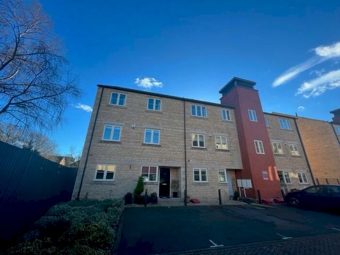 2 Bedroom Apartment To Rent In Riverside Place, Stamford, PE9